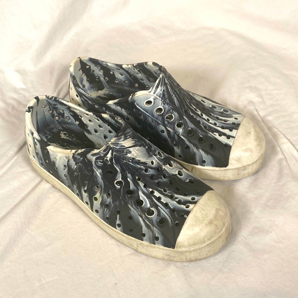 Native, Kids Size 11, Slip-On Sneakers